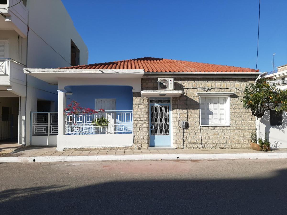 Villa Ανακαινισμενη Μονοκατοικια 125 Τμ Στο Κεντρο Με Κηπο à Mesolóngion Extérieur photo
