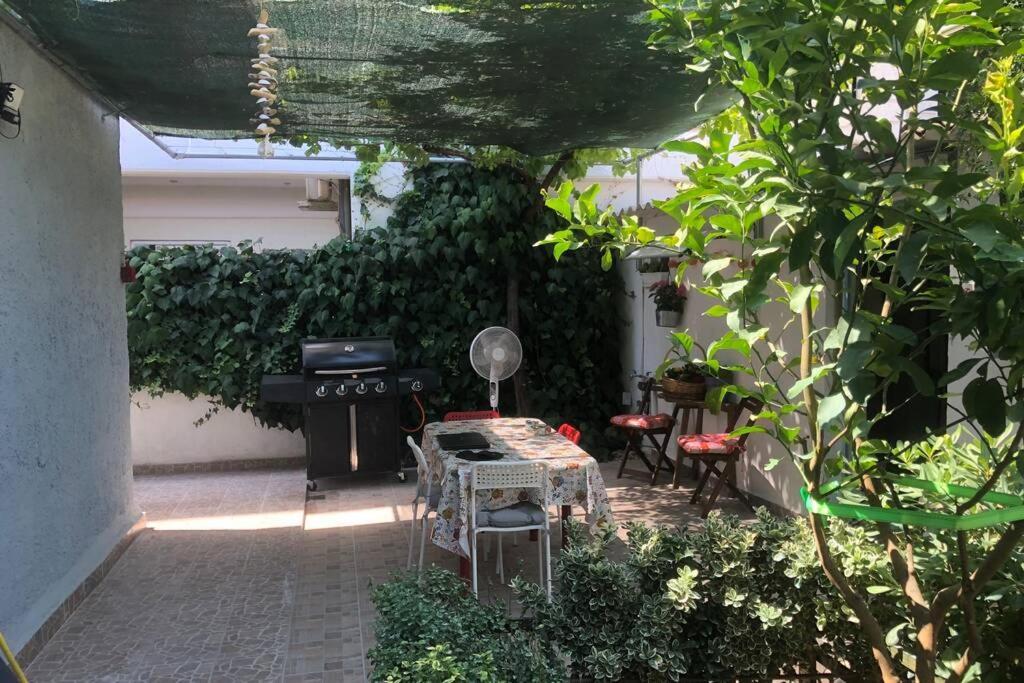 Villa Ανακαινισμενη Μονοκατοικια 125 Τμ Στο Κεντρο Με Κηπο à Mesolóngion Extérieur photo