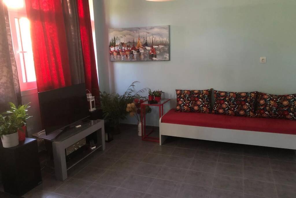 Villa Ανακαινισμενη Μονοκατοικια 125 Τμ Στο Κεντρο Με Κηπο à Mesolóngion Extérieur photo